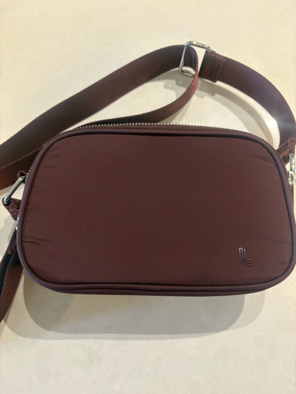 Lole Women's Crossbody Bag in Burgundy